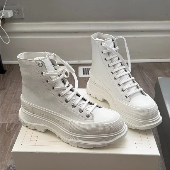 Men’s Alexander McQueen Sneakers - Picture 5 of 8